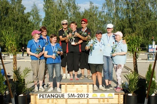 Kallion naisille kultaa: Tuula, Riitta ja Stiina!